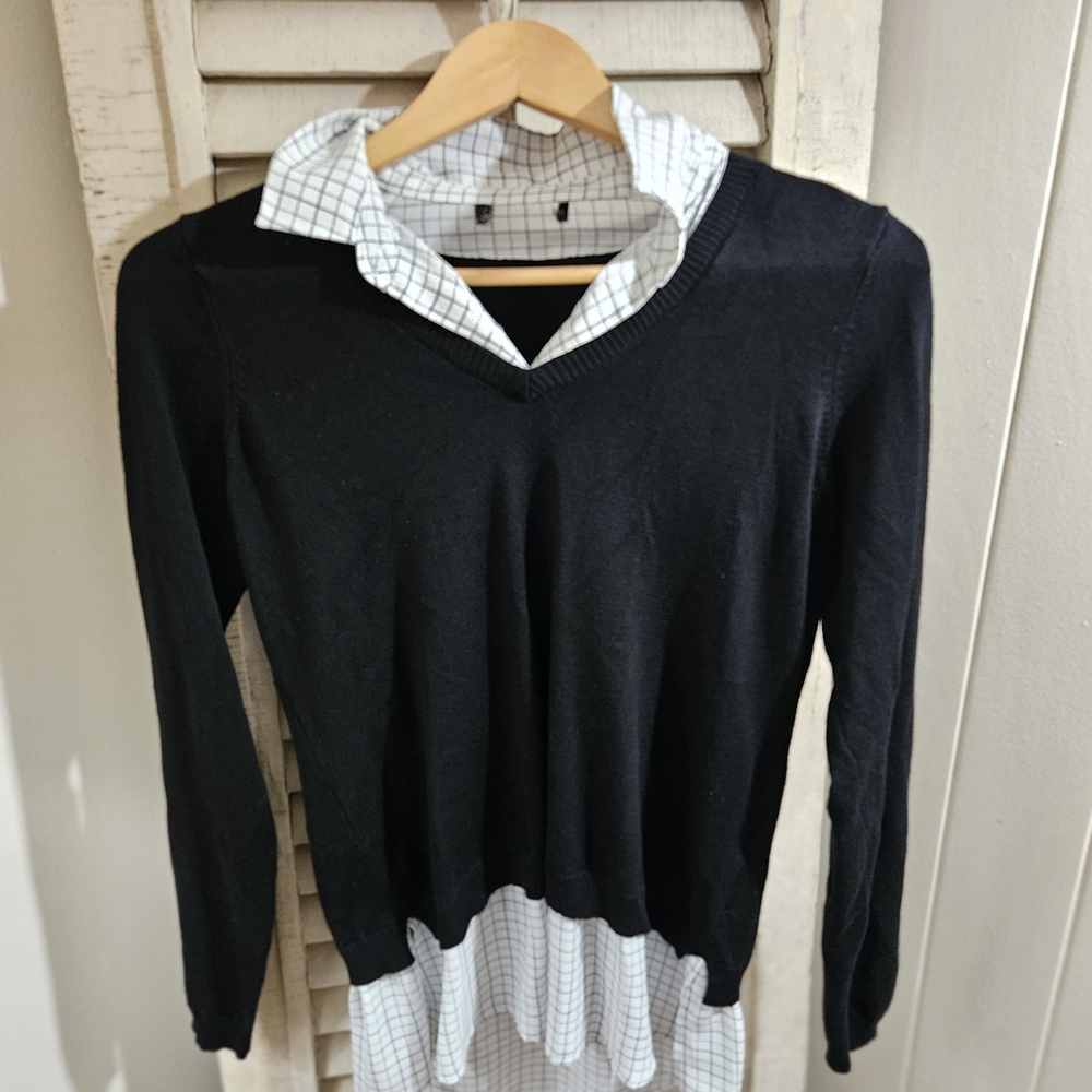 Adrianna Papell Black Sweater with Cream Patterned Collar